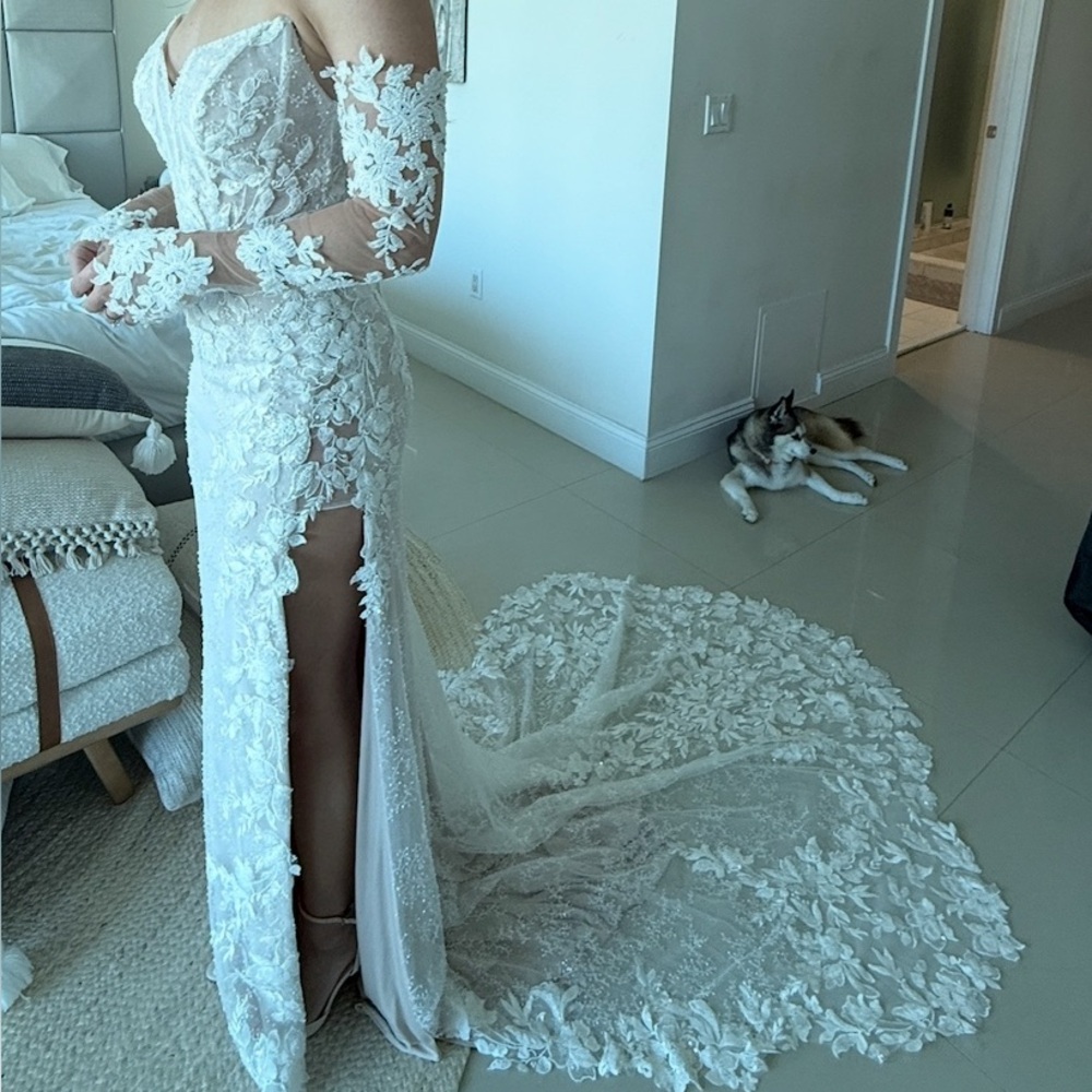 White Lace Long Sleeve Bridal Gown wedding dress